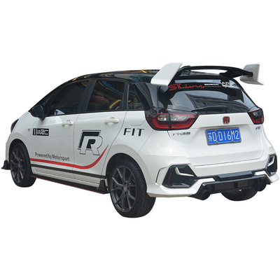 Modèle 2008-2013 de Honda Fit Jazz Tune Into RS Body Kit